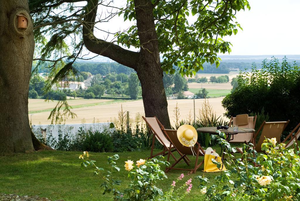 Chateau De La Roche Martel Bed & Breakfast Roiffe Exterior photo